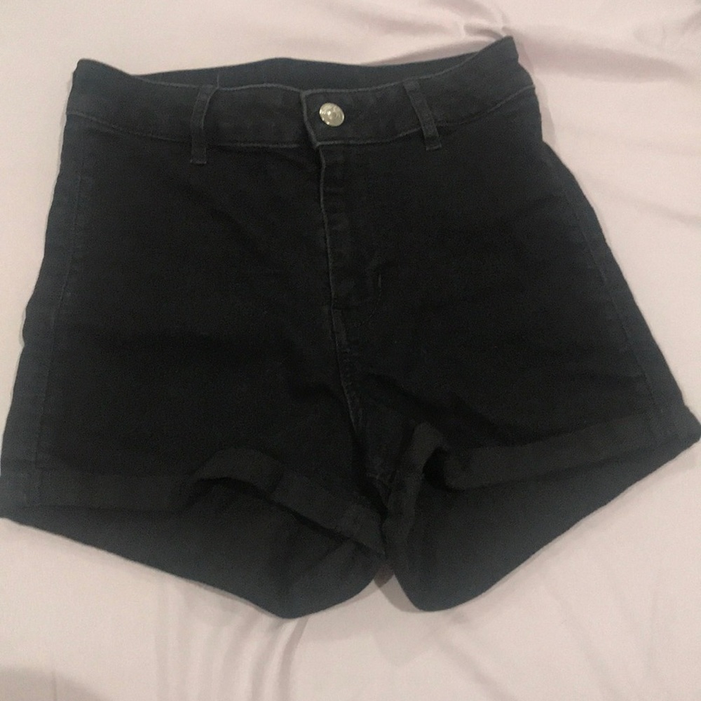 size 6 H&M ultra high waisted black shorts